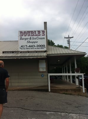 Double E Burger by null