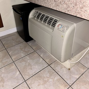 Edgewater Inn & Suites - Frig and heater/ac - Hotels Near Me - Pismo Beach, California Edgewater Inn & Suites - Frig and heater/ac - Hotels Near Me - Pismo Beach, California