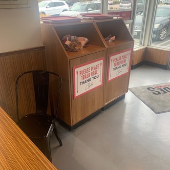 Clyde's Hot Chicken - Full trash cans. - Chicken Shop Near Me - Montclair, California Clyde's Hot Chicken - Full trash cans. - Chicken Shop Near Me - Montclair, California