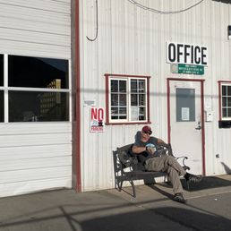 Waited less than 1/2 hour for emergency tire repair!