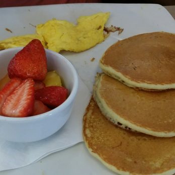 Silver Diner - Kid's meal with silver dollar pancakes - New American Near Me - Waldorf, Maryland