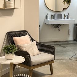 The W Nail Bar