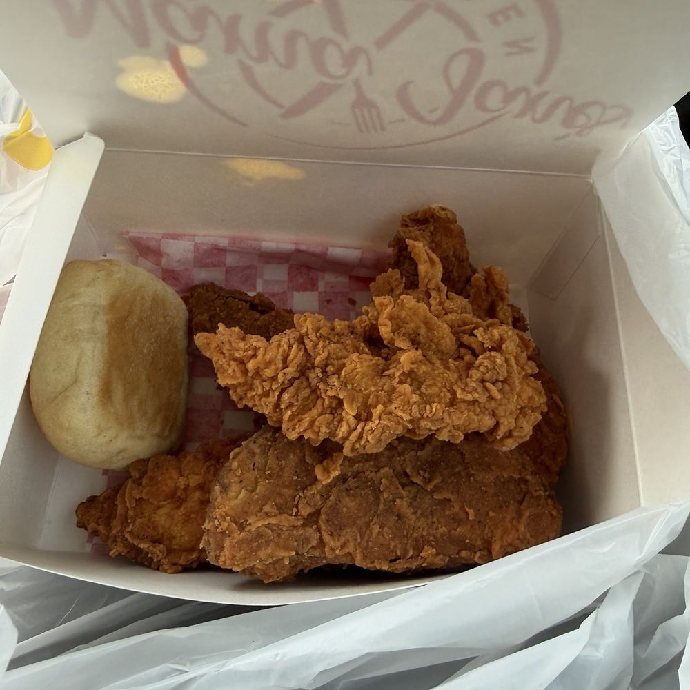 Shell Fast Stop 8 - 3 piece chicken strip meal which includes 3 potato wedges. - Convenience Stores Near Me - Lexington, Tennessee