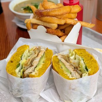 The Fairhaven - Jerk Chicken Sandwich - extremely tasty, smoky, well-balanced! IG - @bilalandjesseatfood - American Near Me - Burlington, Washington The Fairhaven - Jerk Chicken Sandwich - extremely tasty, smoky, well-balanced! IG - @bilalandjesseatfood - American Near Me - Burlington, Washington