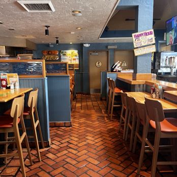 Islands Restaurant - Interior - Burgers Near Me - Pasadena, California