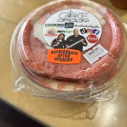 Trucker's Cafe - Strawberry Crunch Cake!