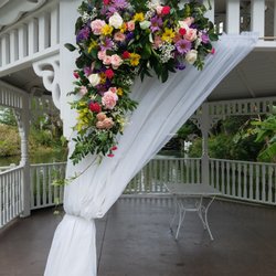 Brandon's English Rose Garden - Ceremony Flowers