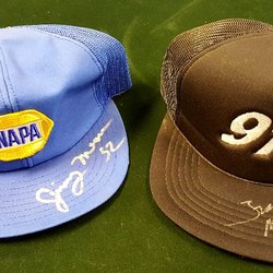 Wahoo's Sports And Collectibles