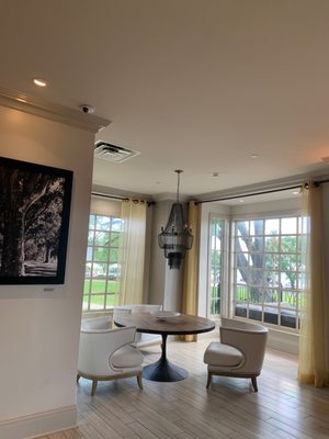 The White House Hotel by null