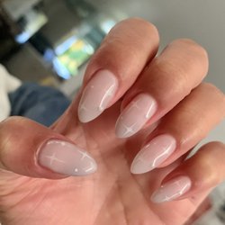 trésor nail & lash - Gel nails with stars and pearls