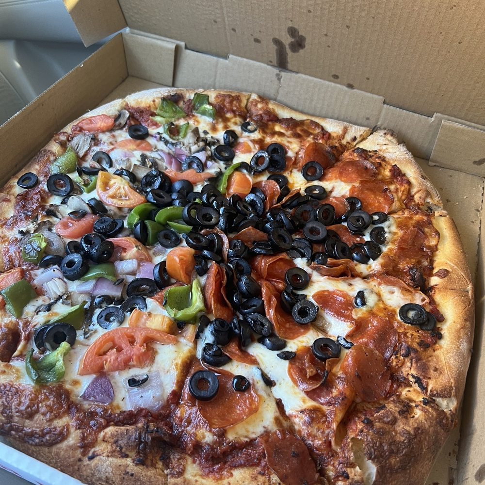 Roma II Pizzeria - Half Veggie, Half pepperoni and olives. Delicious. Yes, the crust tastes as good as it looks!! - Pizza Near Me - Sacramento, California Roma II Pizzeria - Half Veggie, Half pepperoni and olives. Delicious. Yes, the crust tastes as good as it looks!! - Pizza Near Me - Sacramento, California