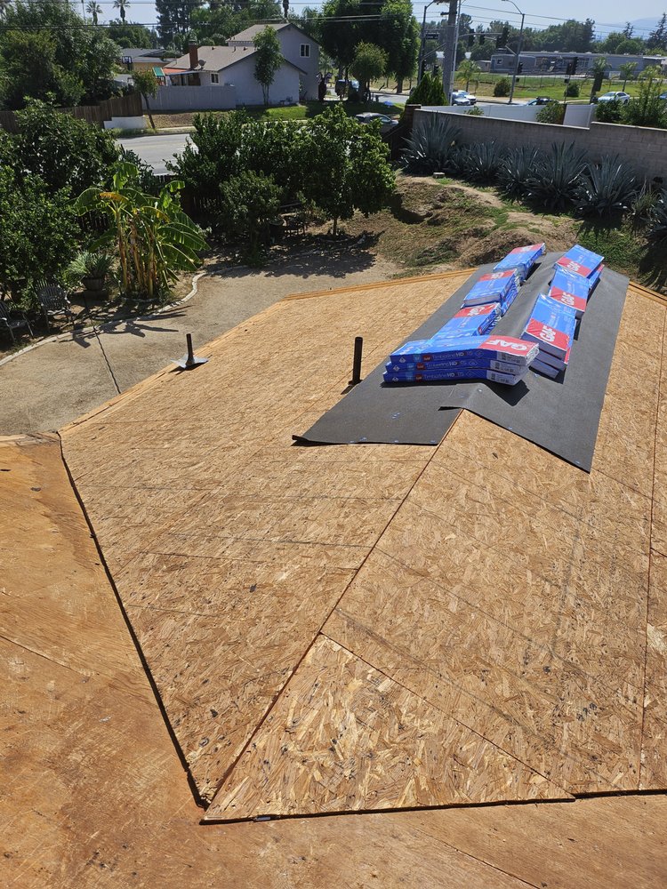 Slide of Citizen Premier Roofing