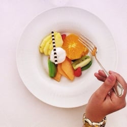 L'Accanto - Purtroppo questo è solo il dolce! Frutta con gelato alla vaniglia