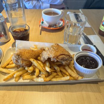 Chewie's Chicken & Biscuits - Sandwiches Near Me - Vancouver, British Columbia