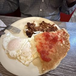 Mama's Kuntry Kafe - Two Eggs with Corn Beef Hash