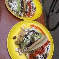Tacos El Güero - Tacos de nopales y calabacitas.