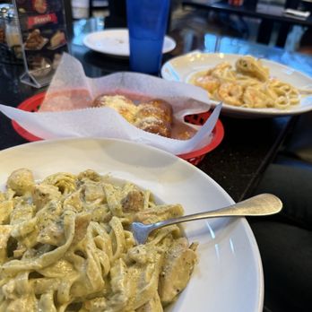 Pronto Eataly Pizza - Pesto pasta and shrimp Alfredo - Pizza Near Me - Davenport, Florida Pronto Eataly Pizza - Pesto pasta and shrimp Alfredo - Pizza Near Me - Davenport, Florida