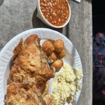 Hursey's Bar-B-Q - Potato salad Broasted chicken baked beans - Barbeque Near Me - Burlington, North Carolina Hursey's Bar-B-Q - Potato salad Broasted chicken baked beans - Barbeque Near Me - Burlington, North Carolina