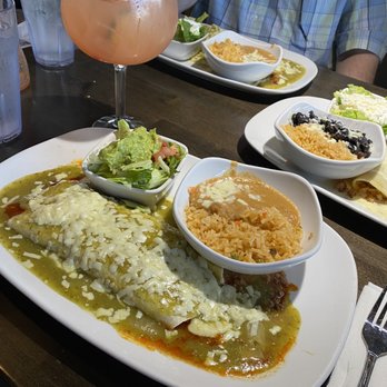 Pepito's Mexican Restaurant - Beef supreme burrito - deeeeeelicious - Mexican Near Me - Destin, Florida