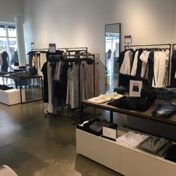 Theory National Harbor Outlet