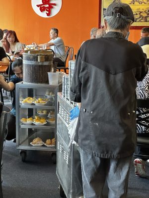 Full Kee Restaurant by null