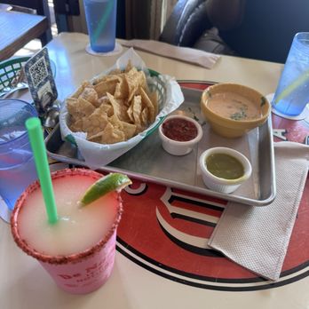 De Nada - Chips & Queso & Salsa (Veg) - Mexican Near Me - Austin, Texas