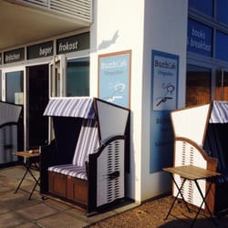 Café Bistro Morgenstern - In den Strandkörben kann man geschützt sitzen und auf das Meer sehen