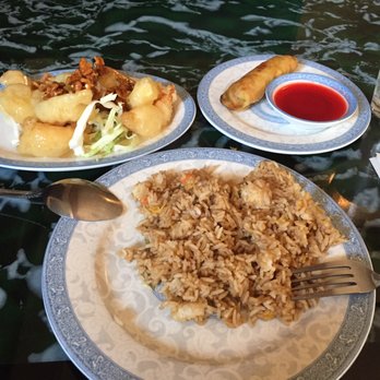 Sunflower Garden - Walnut prawns lunch special for $10.50.  Very good value! - Chinese Near Me - Martinez, California