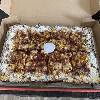 Jet's Pizza - Detroit style bbq chicken with mild peppers and extra turbo crusts - Pizza Near Me - Frisco, Texas Jet's Pizza - Detroit style bbq chicken with mild peppers and extra turbo crusts - Pizza Near Me - Frisco, Texas