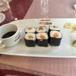 Changcheng Restaurant - Salmon sushi