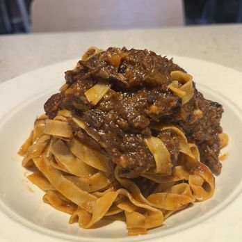 Fife & Farro - wagyu beef ragu - Pizza Near Me - San Antonio, Texas Fife & Farro - wagyu beef ragu - Pizza Near Me - San Antonio, Texas