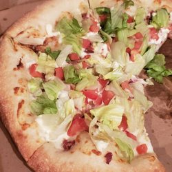 BLT pizza