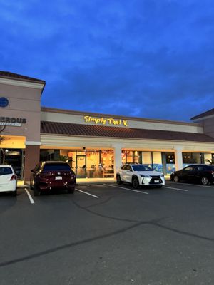 Simply Thai Restaurant by null