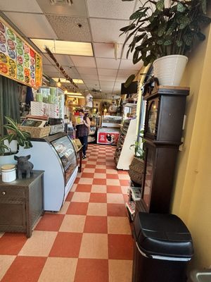 Eddie’s Little Shop & Deli by null