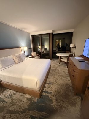 Halepuna Waikiki by Halekulani by null