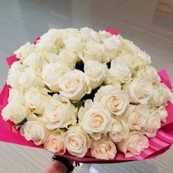 Flowers Amelia - Bouquet with fresh premium roses