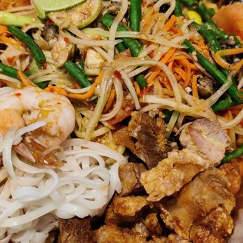 Sakhuu Thai - Papaya salad platter - Thai Near Me - Richardson, Texas Sakhuu Thai - Papaya salad platter - Thai Near Me - Richardson, Texas