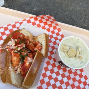 Pike Place Chowder - Lobster roll and New England Clam Chowder - Seafood Near Me - Seattle, Washington