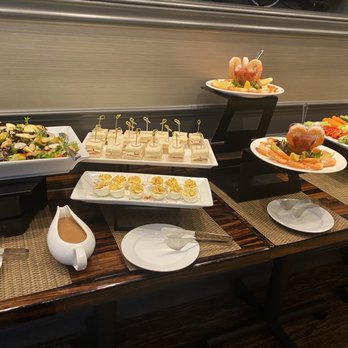 Roanoke - Mixed Green Salad, Tea sandwiches, Deviled eggs - Cocktail Bars Near Me - Chicago, Illinois Roanoke - Mixed Green Salad, Tea sandwiches, Deviled eggs - Cocktail Bars Near Me - Chicago, Illinois
