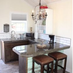 Coleman Lake View Cottages - The dragonfly-cottage kitchen.