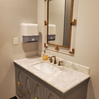 Clique Boutique - Holiday Manor - Restroom - Skin Care Near Me - Louisville, Kentucky