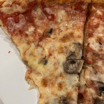 Uncle Frank's Pizza - A slice of what was supposed to be a "mushroom" pie. Two bits of mushroom does not make it a mushroom pie. - Pizza Near Me - Dumont, New Jersey
