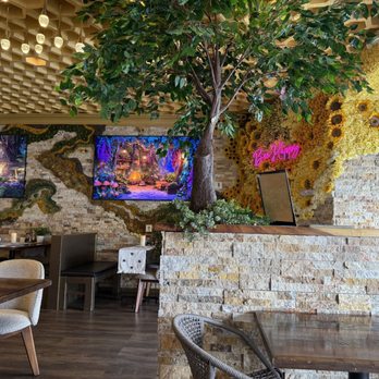 Honeybees - Entrance - Coffee & Tea Near Me - San Diego, California Honeybees - Entrance - Coffee & Tea Near Me - San Diego, California