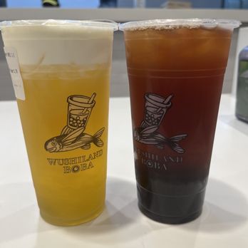 Wushiland Boba - 4 Seasons Tea Macchiato (left), Assam Black Tea with pearls (right) - Coffee & Tea Near Me - Arcadia, California