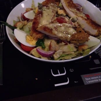 Le Garage - The Caesar salad entrée isn't traditional Caesar (but it's yummy) and is way bigger than a normal entrée portion. - French Near Me - Montbonnot-Saint-Martin, 38