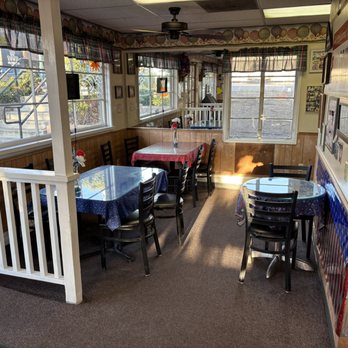 Subs of USA - The larger of the two inside dining areas. - Sandwiches Near Me - Yucaipa, California Subs of USA - The larger of the two inside dining areas. - Sandwiches Near Me - Yucaipa, California