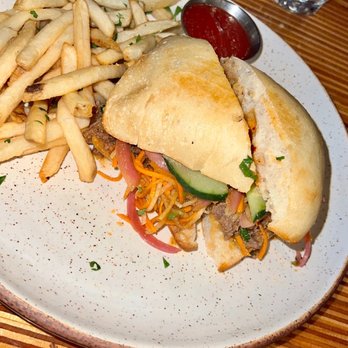 Viewpoint Brewing - Korean beef sandwich @hybrideater - Breweries Near Me - Del Mar, California Viewpoint Brewing - Korean beef sandwich @hybrideater - Breweries Near Me - Del Mar, California