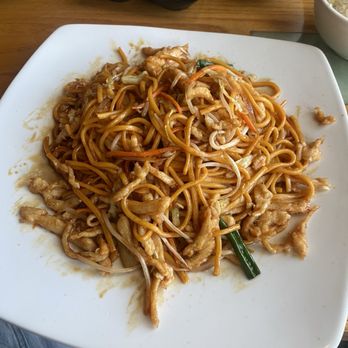 Chin Chin - Chicken chow mein - Chinese Near Me - Sparks, Nevada