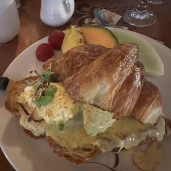 Petite Provence - Smoked salmon Benedict - French Near Me - Portland, Oregon Petite Provence - Smoked salmon Benedict - French Near Me - Portland, Oregon