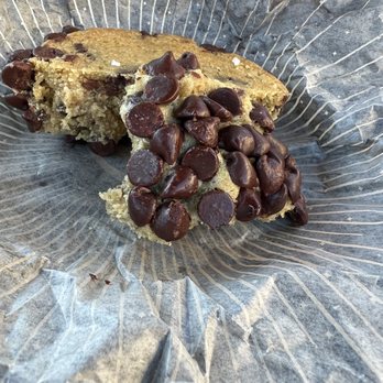 Gideon's Bakehouse - Chocolate Chip Cookie - Bakeries Near Me - Orlando, Florida